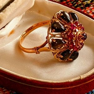 Vintage 14K Yellow Gold, Ruby,& Tiger's Eye -  Estate/Cocktail Ring.